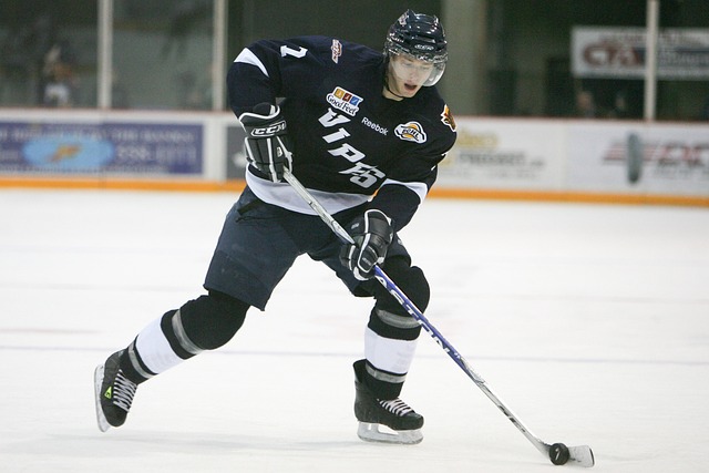 hockey skates with toe picks